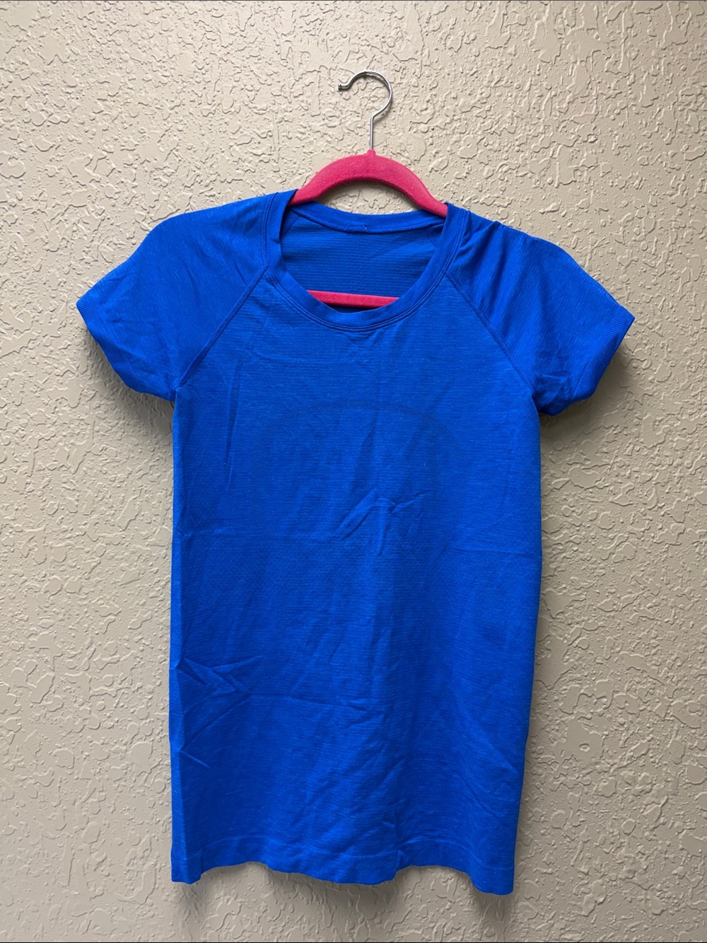 Lululemon Women's size 2/4 Royal Blue Short-Sleeve Tee Top